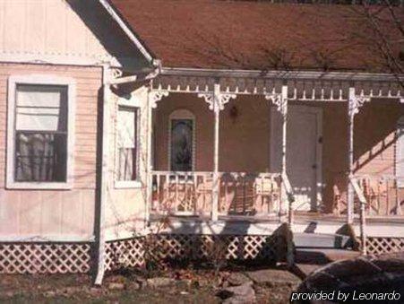 Main Street Inn - Angels Among Us Wedding Chapel Eureka Springs Exterior foto